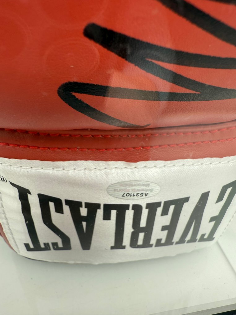 Boxing - Mike Tyson - Boxing glove #3.2