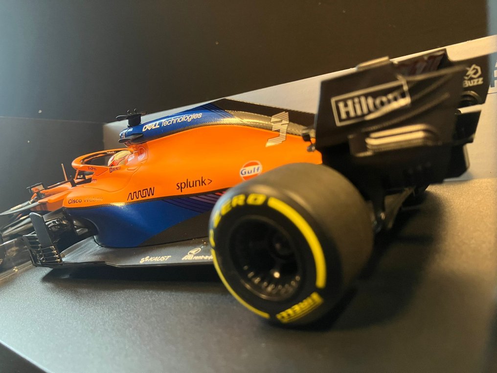Minichamps 1:18 - Modell versenyautó - McLaren F1 Team MCL35M - Daniel Ricciardo - Bahrain GP 2021 #1.0