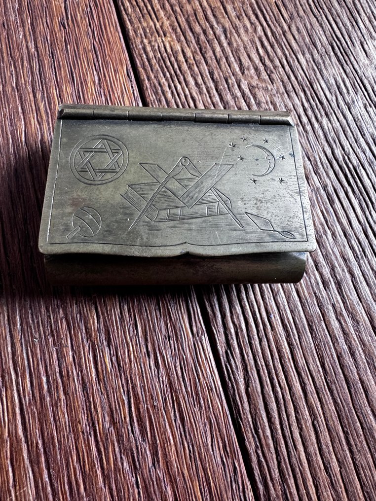 Late 1880  Masonic Tobacco box with rolling papers compartment - Tobacco box - Tin, Copper #1.0