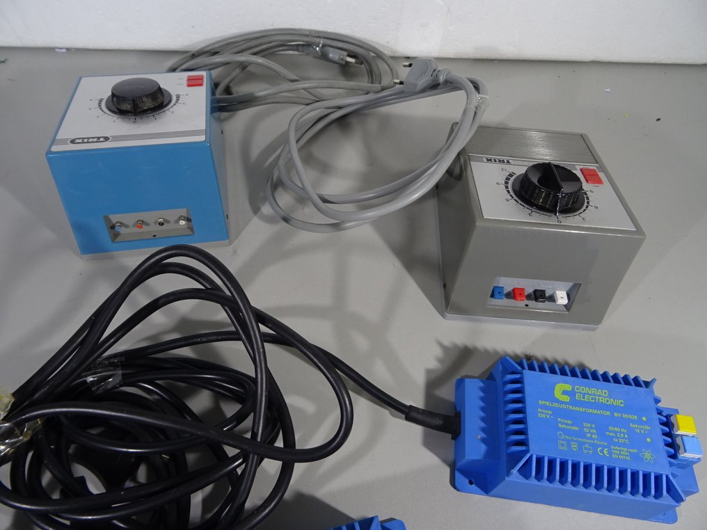 Trix, Conrad H0 - Transformator (5) - 2 x sterke strømforsynings-triks + 3 Conrad 52 VA trafoer #3.2