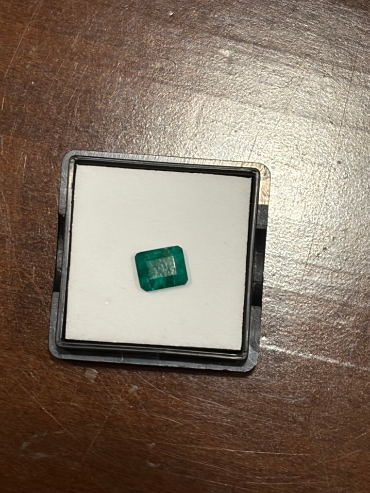 Emerald 磨光 - 高度: 11.6 mm - 闊度: 10.5 mm- 0.21 g - (1) #1.0