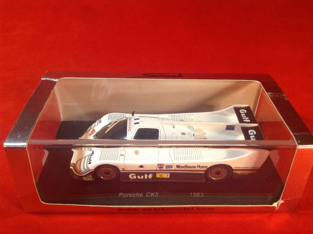 Spark 1:43 - Model race car - ref. #S2001 Porsche 935 CK5 Kremer Gr5 "Gulf" Le Mans 1983 - Presentation - Richard Cleare/Tony - Excellent quality - limited edition - without the racing numbers #42 #1.0