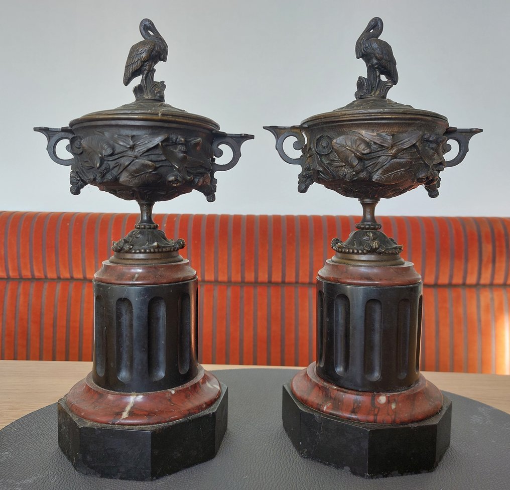 Cassolette - 黄铜色, 大理石 - 带盖和鹭鸟饰顶的杯子 #1.0