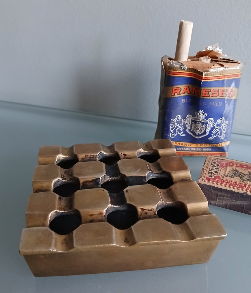 Ultima - Holger Bäckström & Bo Ljungberg - Asbak - Ultima 9 - Gegoten messing #1.0