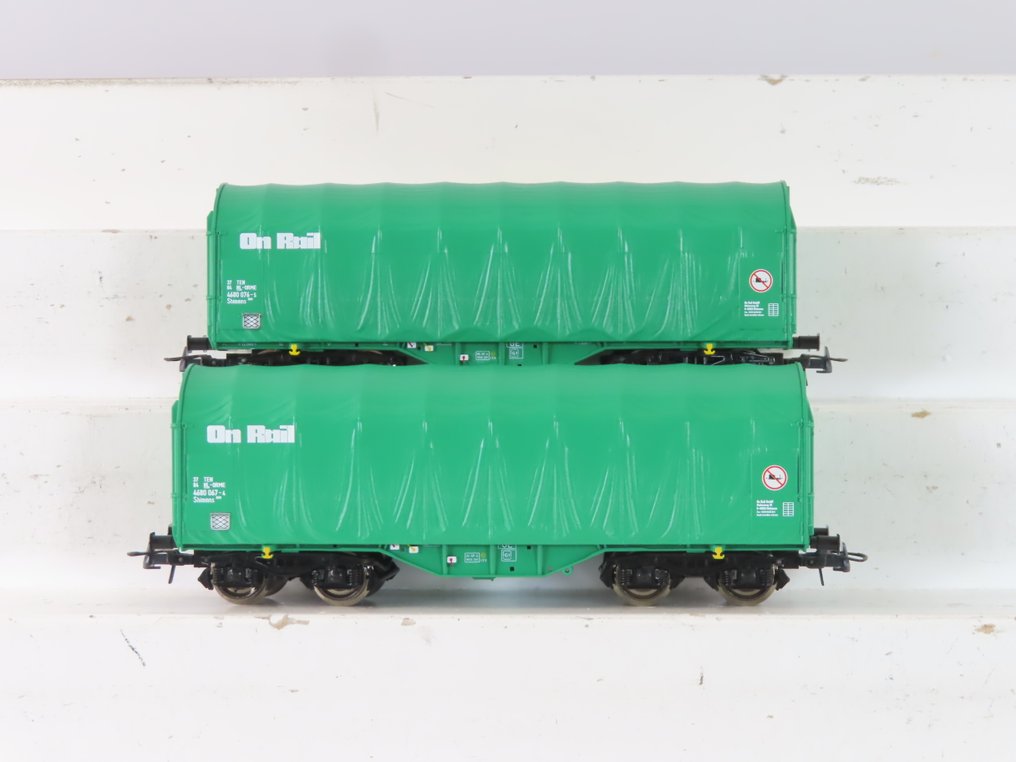 Roco H0 - 76049 - Set di vagoni merci di modellini di treni (1) - Set di carri merci a due pezzi con carri chiusi a 4 assi per il trasporto di rotoli di acciaio - NS #1.0