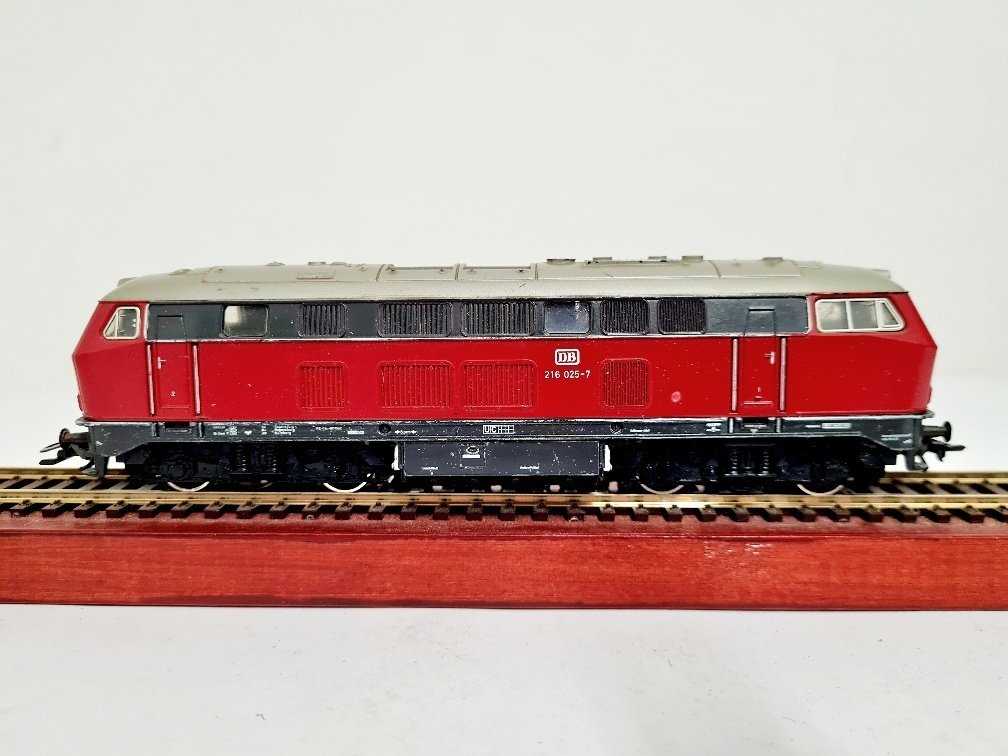 Märklin H0 - 3075 - Πετρελαιοκίνητη-υδραυλική μηχανή τρένου (1) - BR 216 025-7 - DB #1.0