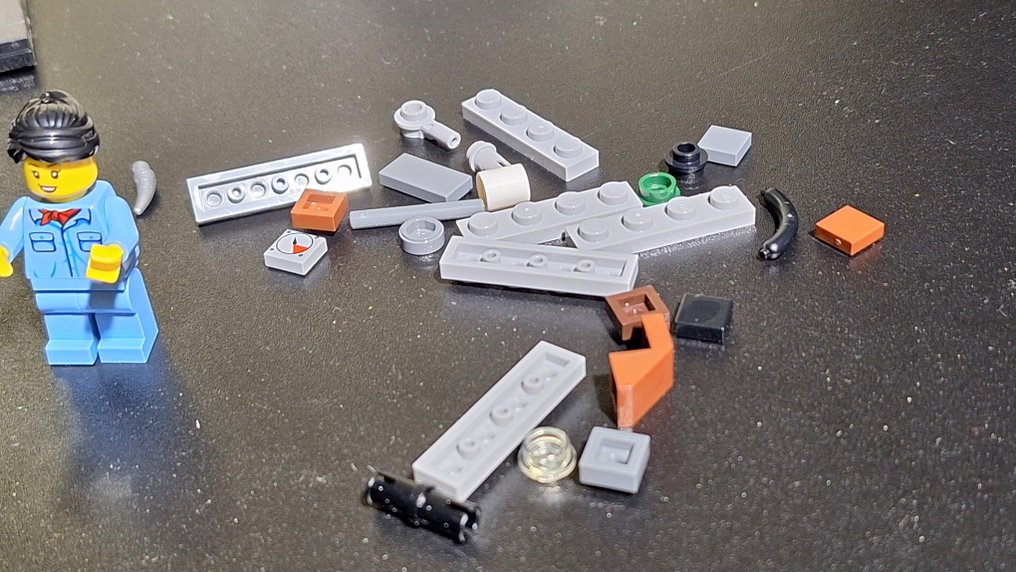 Lego Set - 10277 - Icons - Crocodile Locomotive #2.1