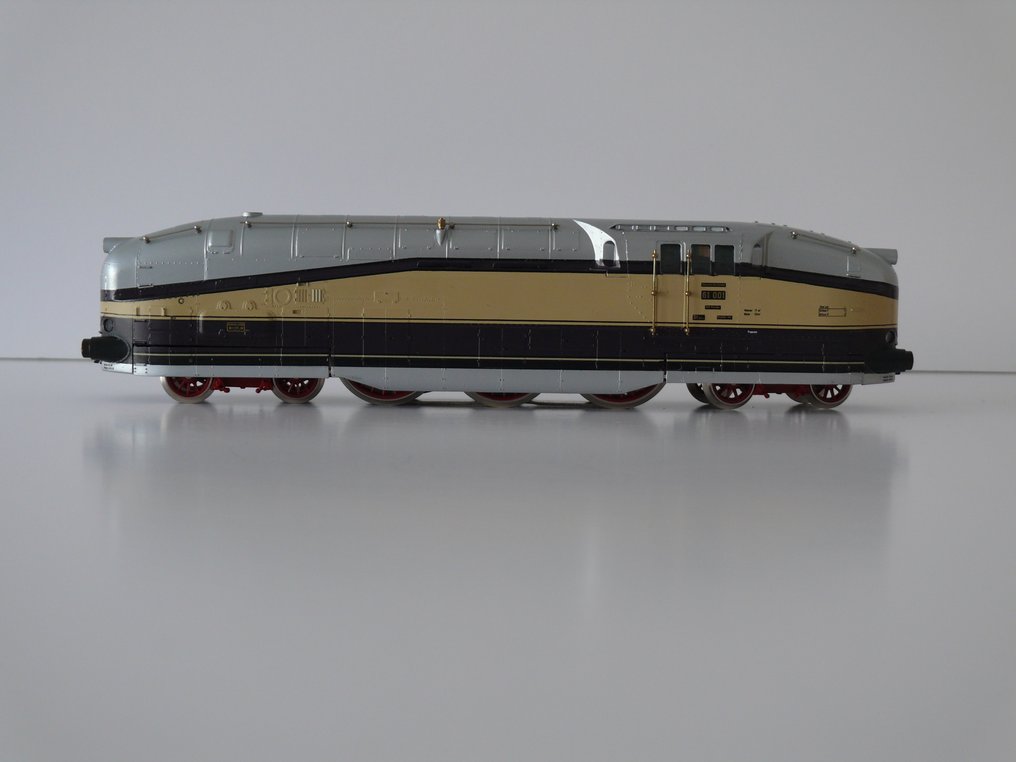 Rivarossi H0 - 0389 - Set di treni (1) - Henschel 61 001 con set ferroviario Wegmann - DRG #4.3