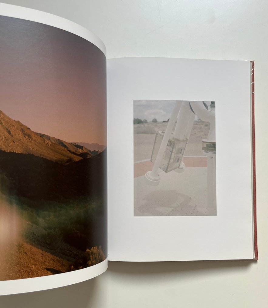 Signed; Sara Galbiati, Peter Helles Eriksen & Tobias Selnaes Markussen - Phenomena - 2016 #2.1