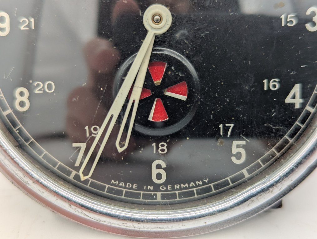 Clock - Kienzle – Mechanische Flugzeug-/Fahrzeuguhr - Metal - 1940-1950 #2.1