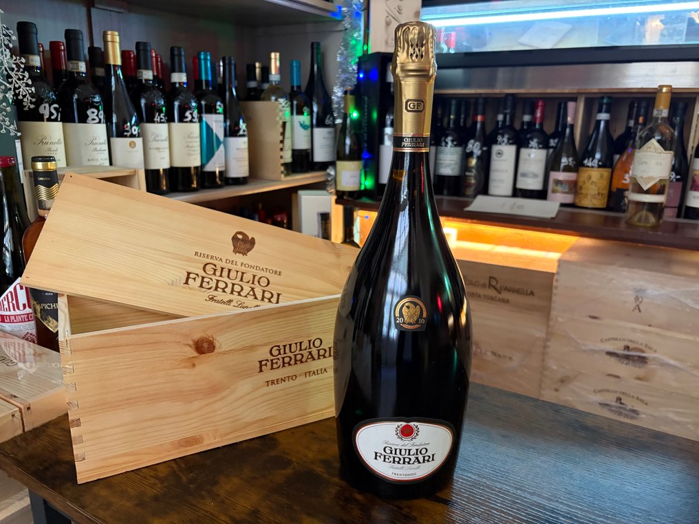 2010 Cantine Ferrari, Giulio Ferrari Riserva del Fondatore - Τρεντίνο, Τρεντίνο-Άλτο Άντιτζε - 1 Magnum (1,5 L) #1.0