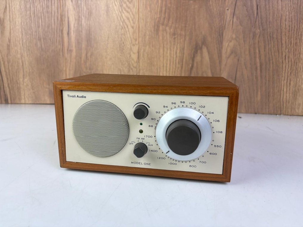 Tivoli Audio by Henry Kloss & Tom DeVesto - Model One - Transistor Radio #2.1
