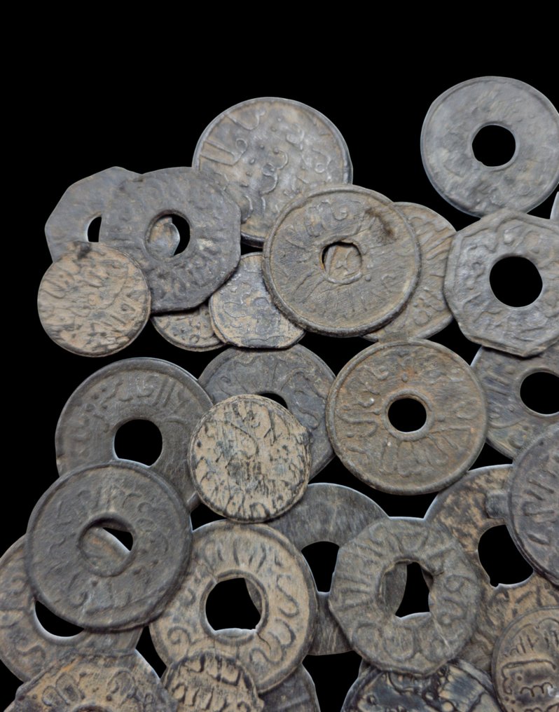 印度尼西亚. Collection of 14-17th century (Demak & Palembang), different types Pitis coins (tin) 50 coins (没有保留价) #1.0