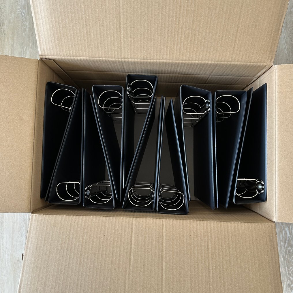 法国  - 3个‘Bakuton’相册套装及3x100张塑料卡片袋，用于存放卡片（宝可梦、海贼王等）。 #2.1