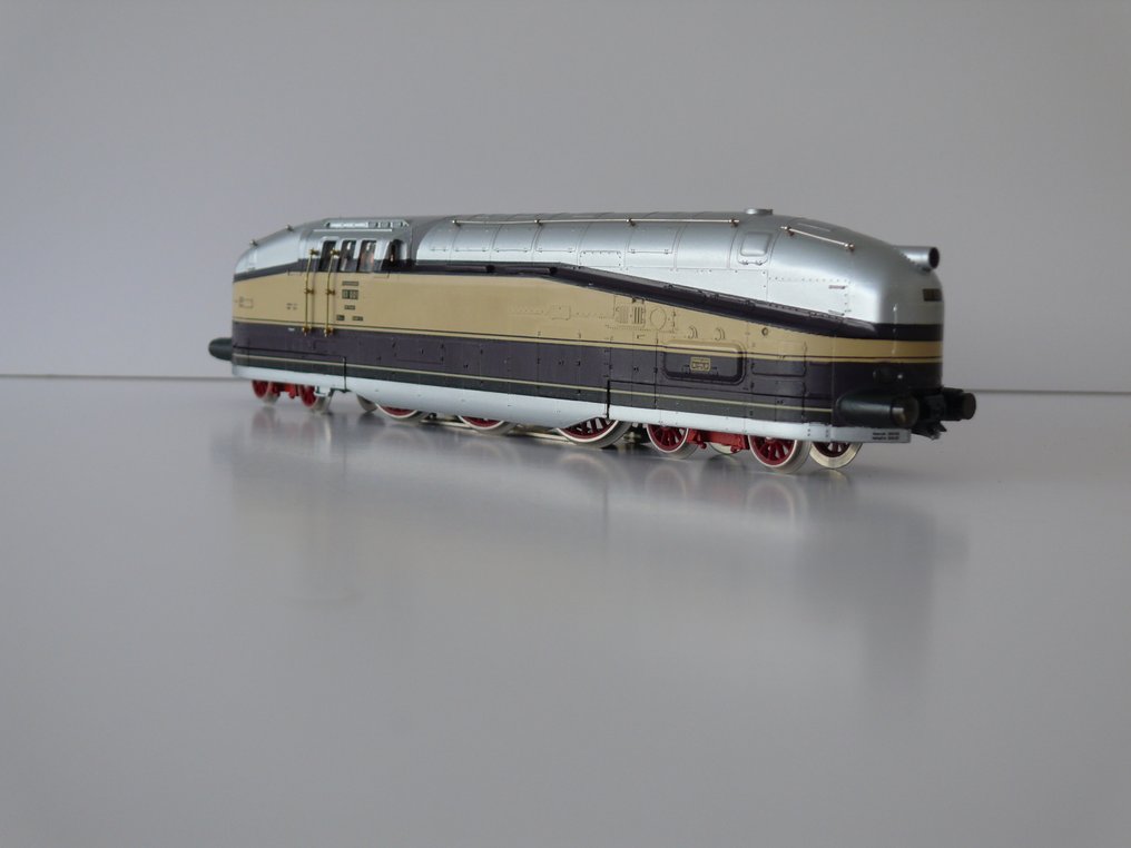 Rivarossi H0 - 0389 - Set di treni (1) - Henschel 61 001 con set ferroviario Wegmann - DRG #3.2