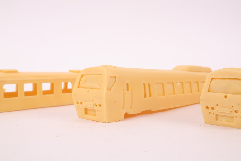 Onbekend H0 - Modellino di treno (4) - 4 coperture in resina: NS 2800, DM '90 e 'Blokkendoos' come precursore. - NS #2.1