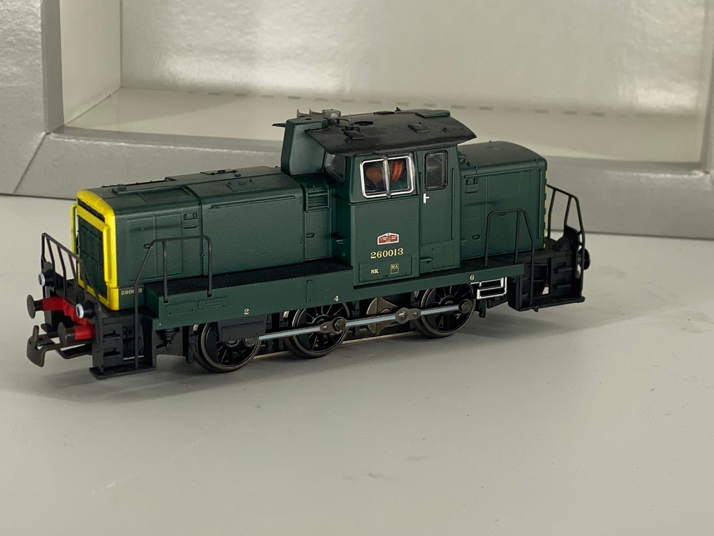 Märklin H0 - 37653 - Diesel locomotive (1) - Series 260 - NMBS #1.0