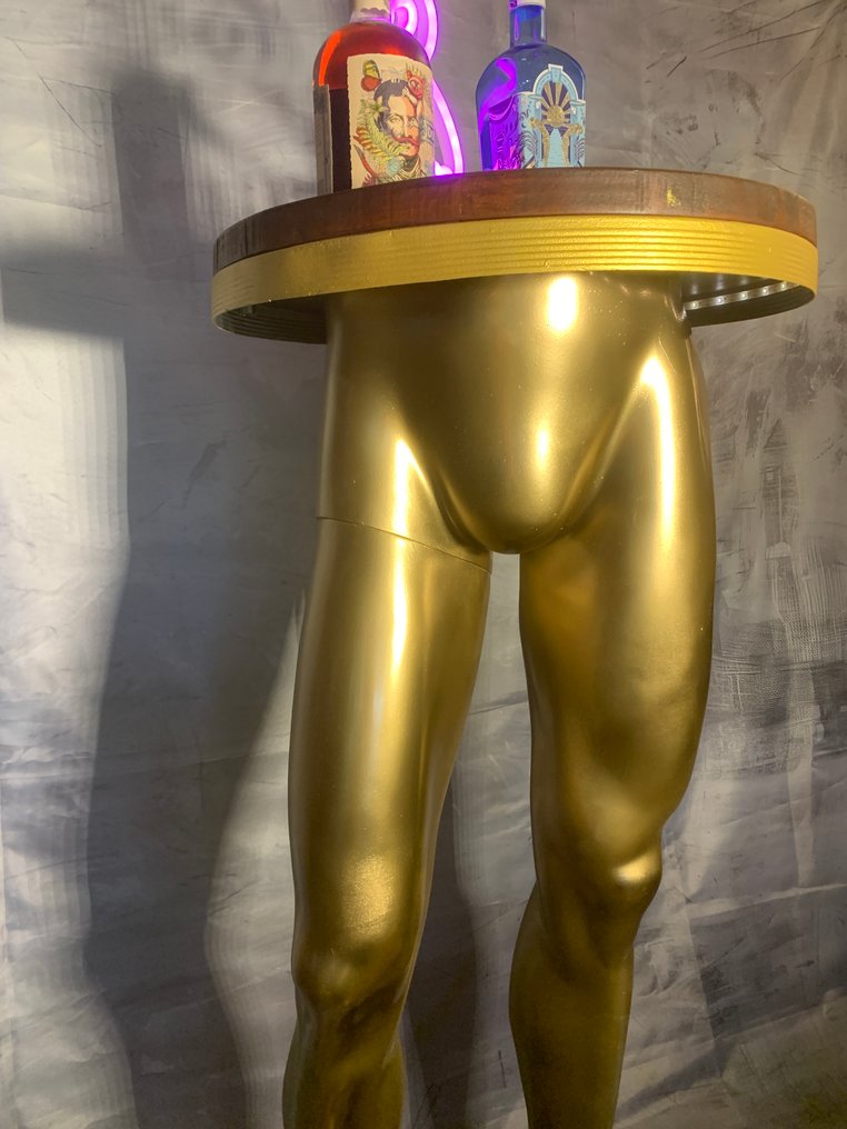 T(INK) Art - Mannequin - "Chippen Table" - Lampe avec support - Polypropylène #3.2