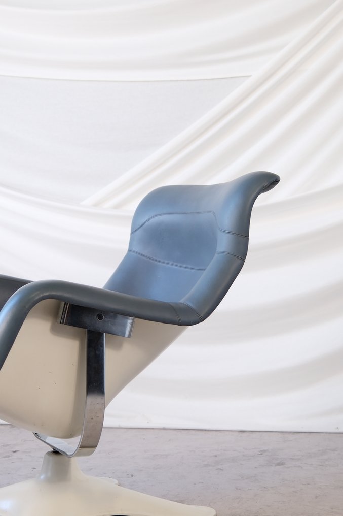 Haimi - Yrjö Kukkapuro - Fåtölj - Karusell - Metall, Läder, Glasfiber #4.3