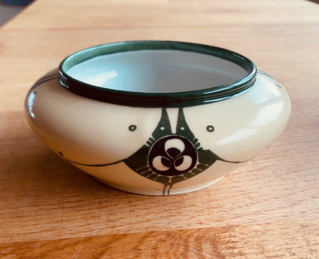 Holland Handelsmerk - Bert Nienhuis - Vase (2) - Porcelain #2.1