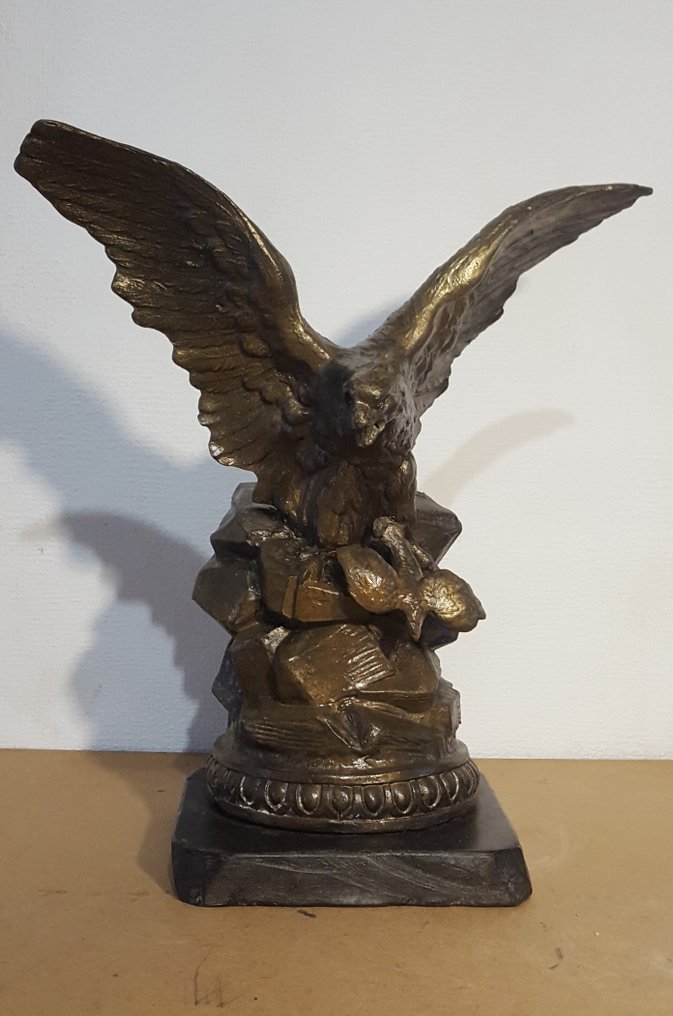 Sculpture, Eagle With Prey - 28 cm - Spelter #1.0