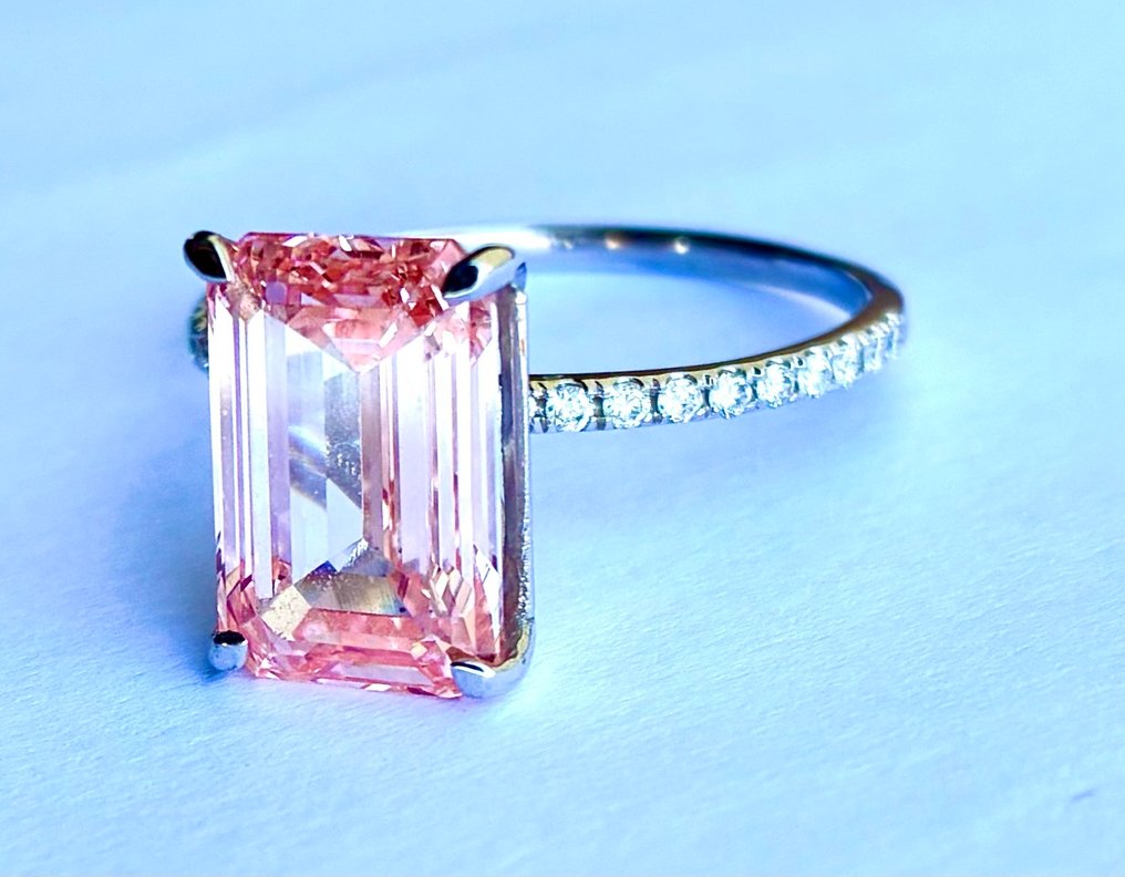 Ingen mindstepris - Statement-ring - 14 karat Hvidguld - 5.29ct. tw. Lyserød Diamant (Laboratoriedyrket diamant i fancy farver) - Diamant - Fancy Intense Pink #1.0