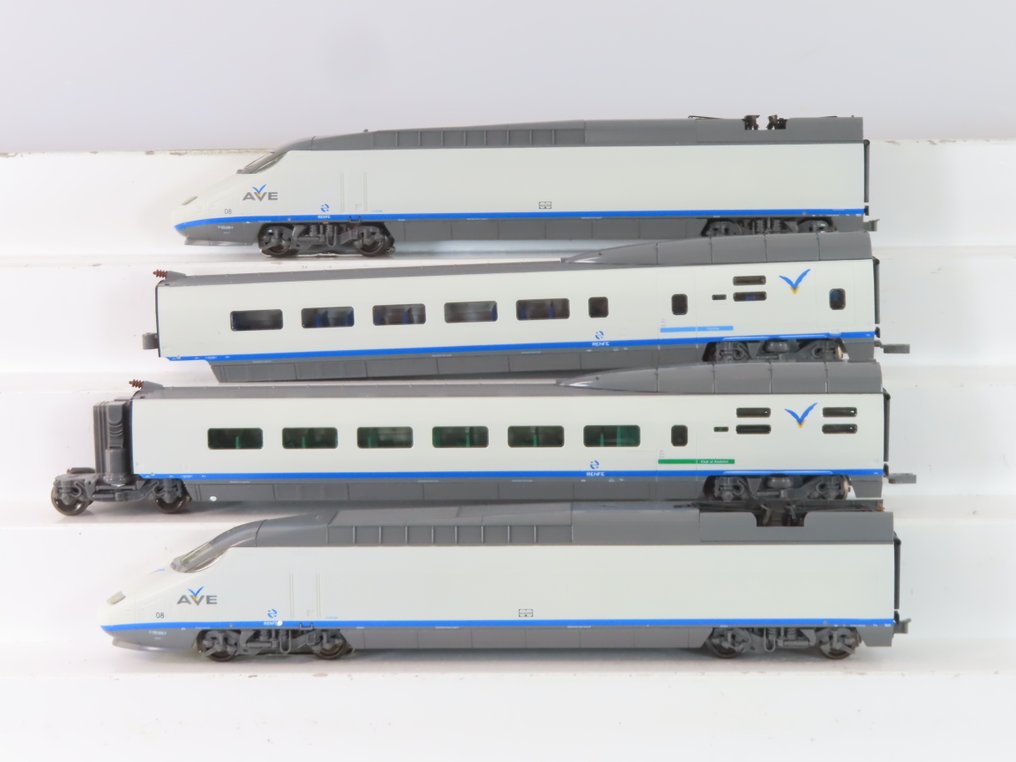 Mehano H0 - T684 - Train unit (1) - 4-piece high-speed train AVE - RENFE #1.0