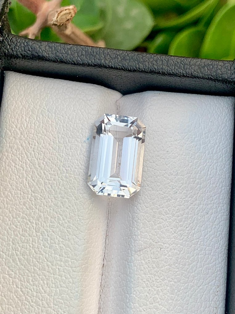 沒有保留價 混合寶石 - 3.48 ct - 國際有色寶石協會 (ICA GemLab) - 稀有的Pollucite #1.0