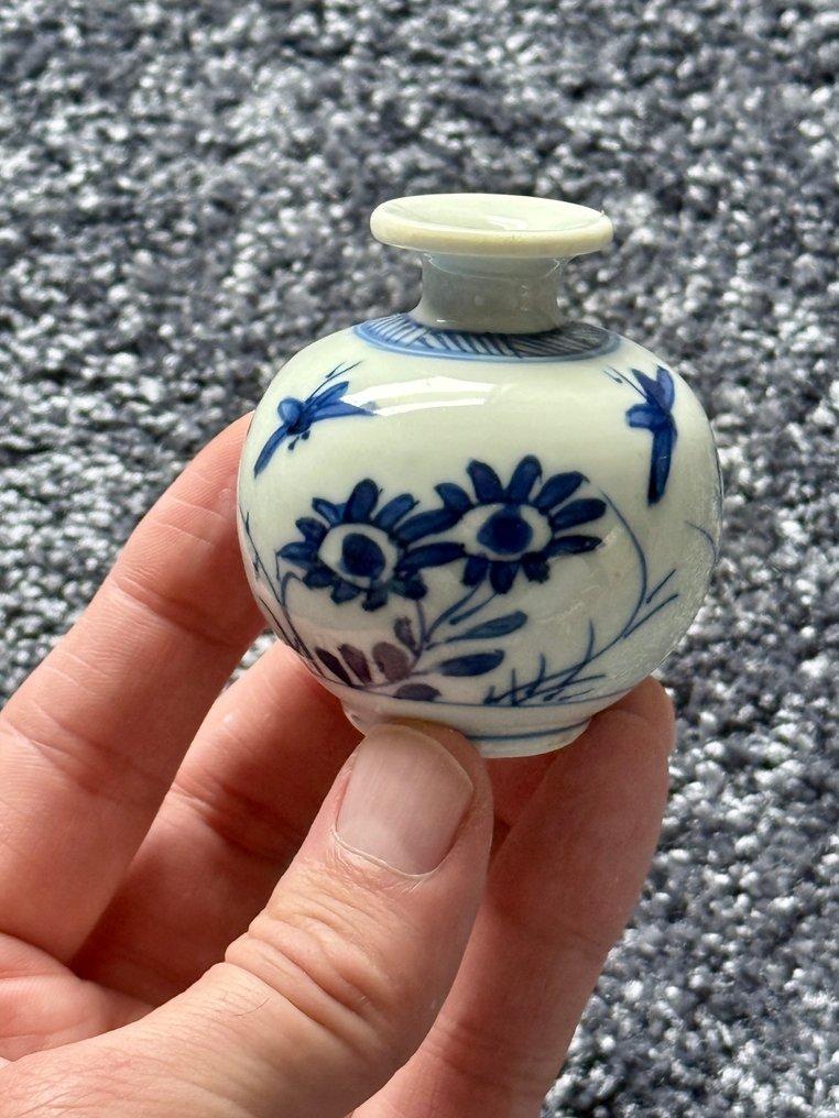 Vase - Porcelæn - Kina - Kangxi (1662-1722) - Sjælden model! (Ingen mindstepris) #1.0