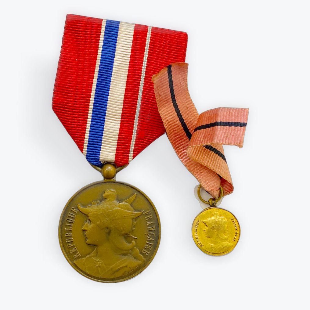 Γαλλία - Στρατιωτικό μετάλλιο - Μετάλλιο των ιπποτών διασωστών ασθενοφόρων του Ερυθρού Σταυρού της Γαλλίας και η μινιατούρα του. #1.0