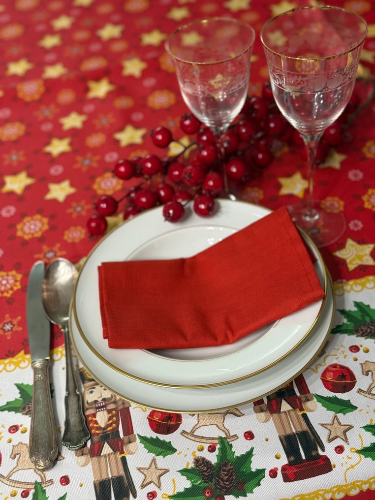 Elegant duk for store bordsettinger, rødt juletema med nøtteknekker. - Duk - 1.75 m - 1.44 m #4.3
