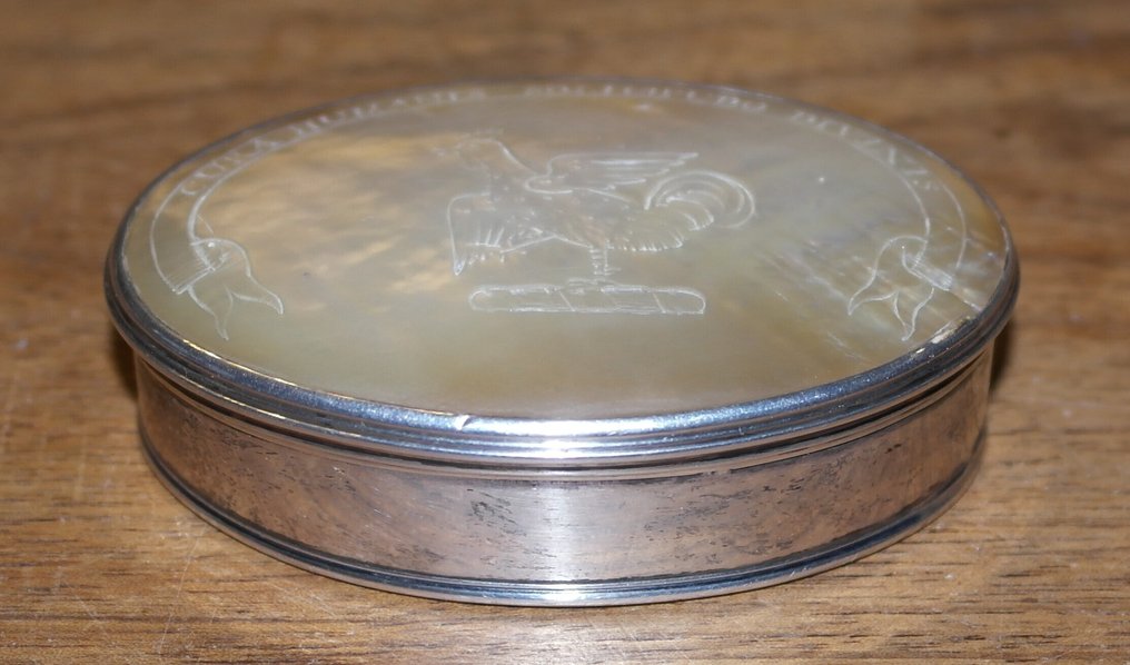 Cutie de tutun - Argint și sidef gravat. - Cutie de tutun argint #4.3