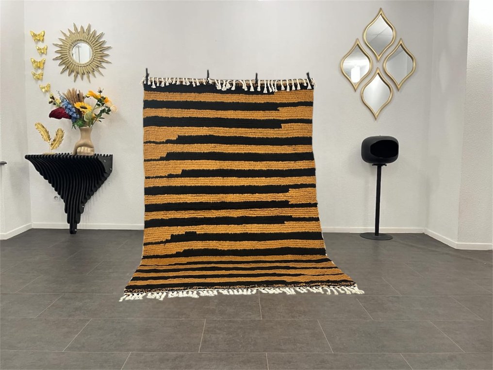 Berber, Handmade Berber wool rug - Rug - 247 cm - 171 cm - Thick and soft wool #1.0