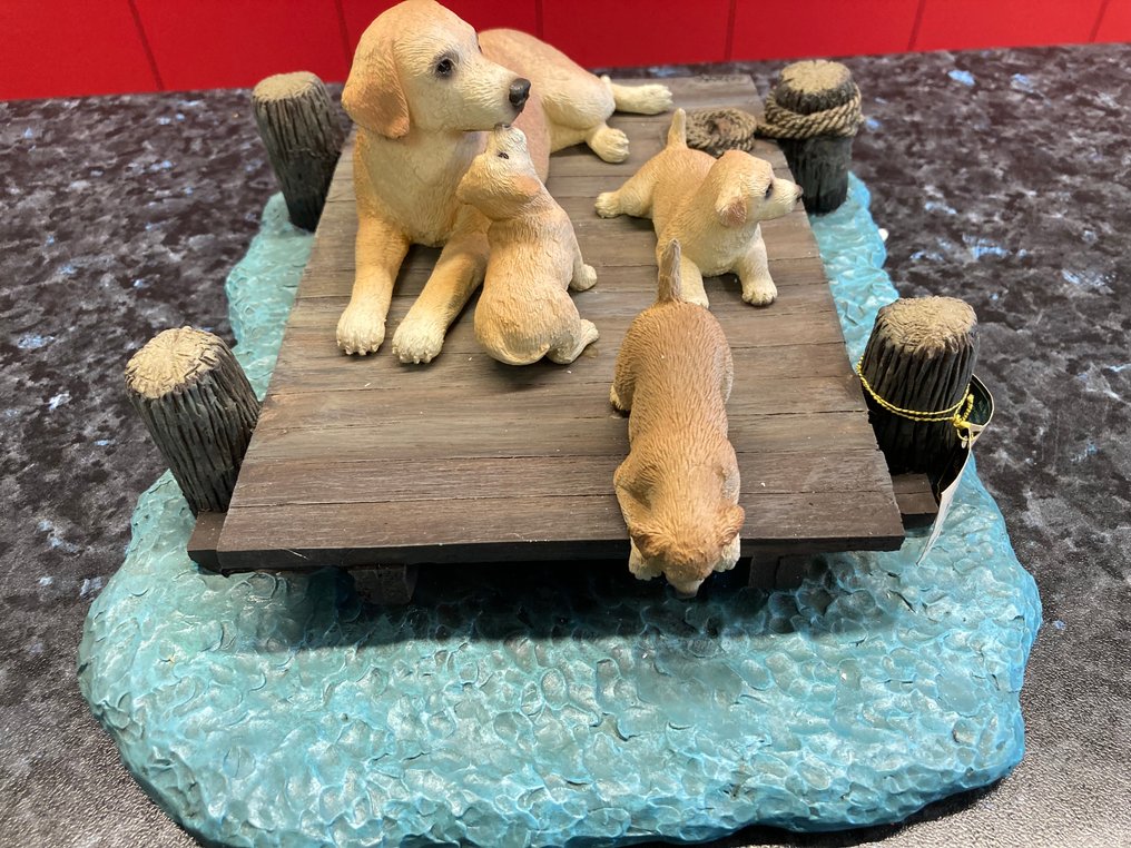 Fraser creations - Fraser - Statuette, Labrador moederhond met pups op pier - 11 cm - Resin #4.3