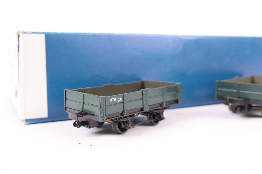 Philotrain H0 - 29KIT - Wagon de marchandises pour trains miniatures (1) - Deux camions à sable de type G21 - NTM #3.2