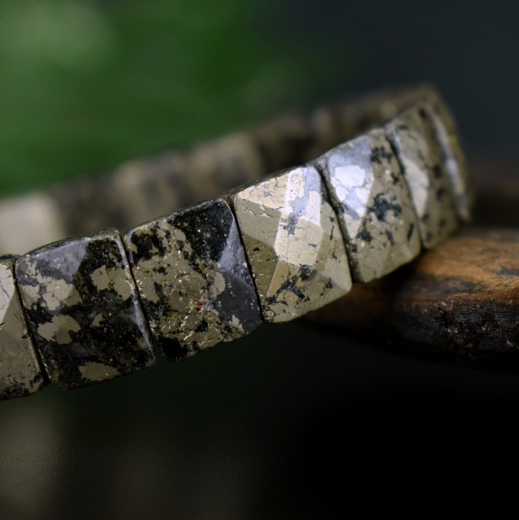 Pirita com Magnetita - 'Ouro do Curandeiro' - Alta qualidade - Largura: 12 mm- 46.5 g #2.1