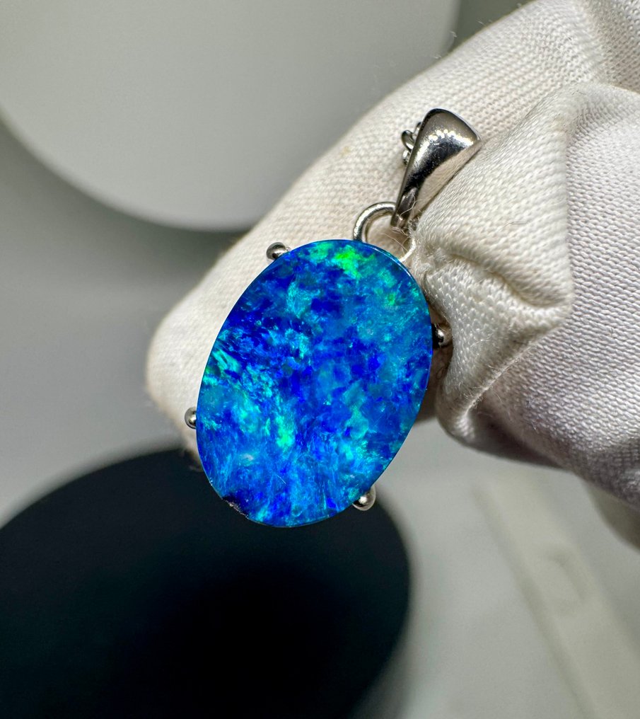 Opal Pendant - Height: 21 mm - Width: 10 mm- 1.81 g - (1) #1.0