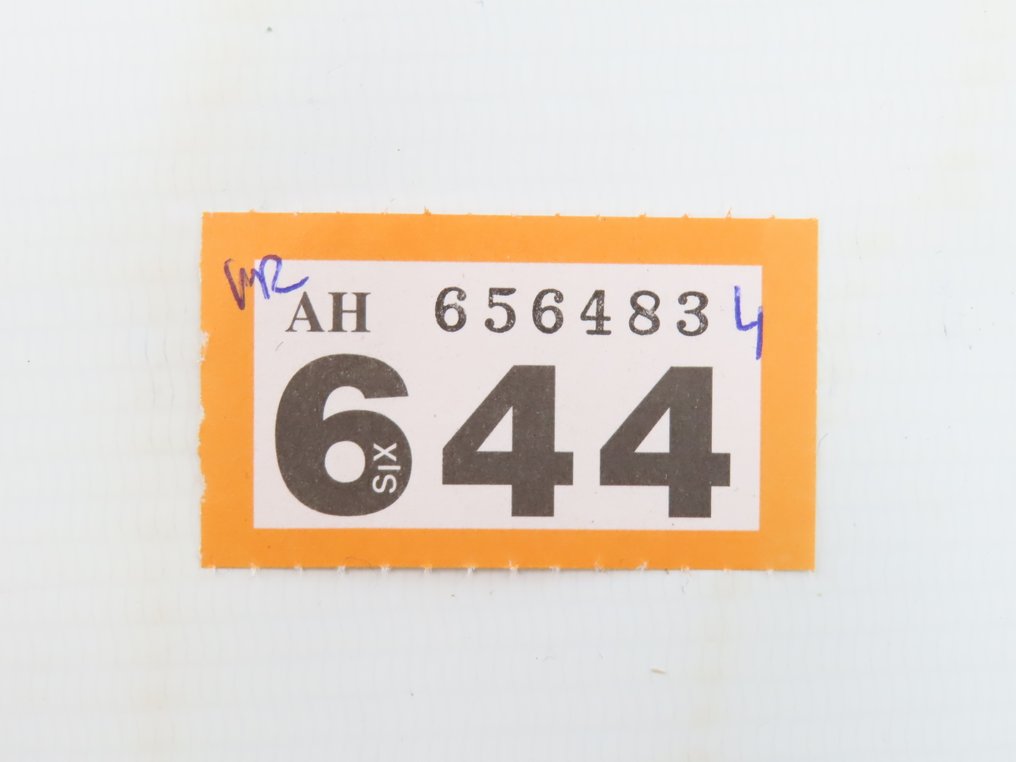 LGB G - 4033 - Model train freight carriage (1) - 2-axle closed freight car with 'Chiquita Bananen' branding and lighting. - Privaat #3.2