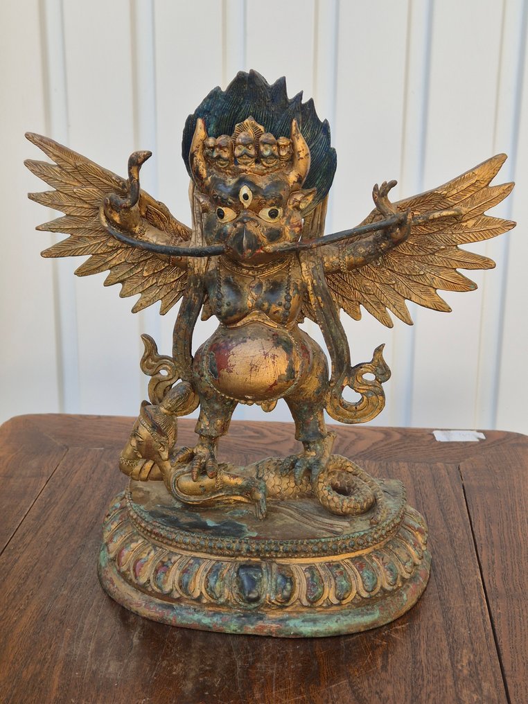 Old statue of Garuda in gilded bronze and polychrome – Tibet or Nepal, 20th century, 30cm - Bronze - Nepal - 20th century #2.1