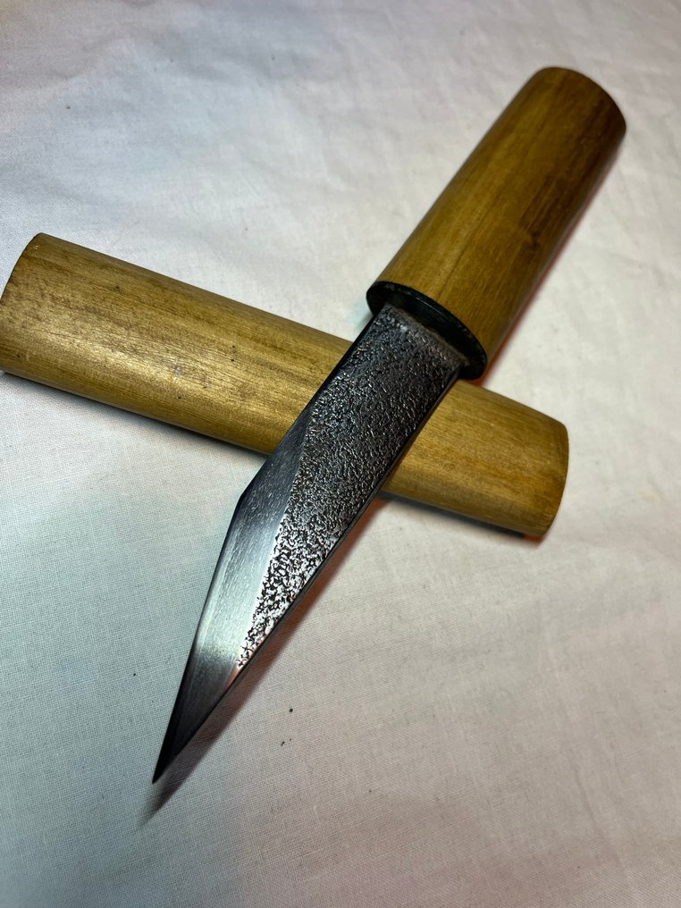 Tantō - Παλαιό υπογεγραμμένο μικρό μαχαίρι, εργαλείο - λεπίδα με γωνία Tanto, ξύλο και μέταλλο - Samurai. - Ιαπωνία  (χωρίς τιμή ασφαλείας) #1.0