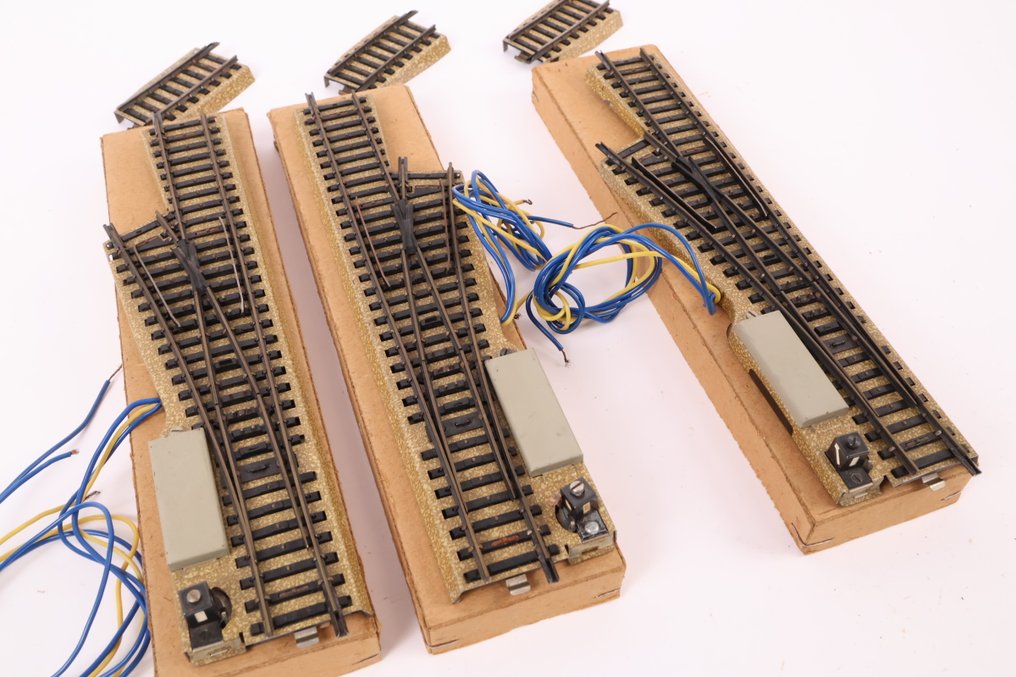 Märklin H0 - 3900 MWL/MWR - Modellvonat sínek (3) - Három karcsú elektromos váltó. #1.0