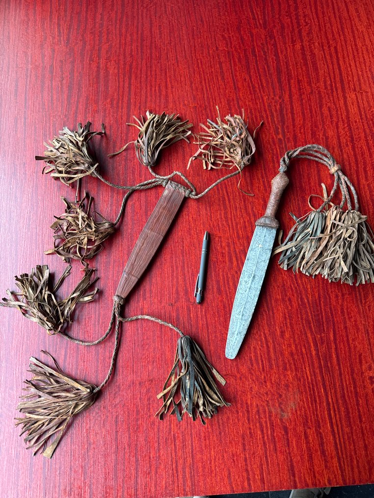 匕首 - 豪萨语 - 富拉尼语 - 普勒语 - 尼日爾 #1.0