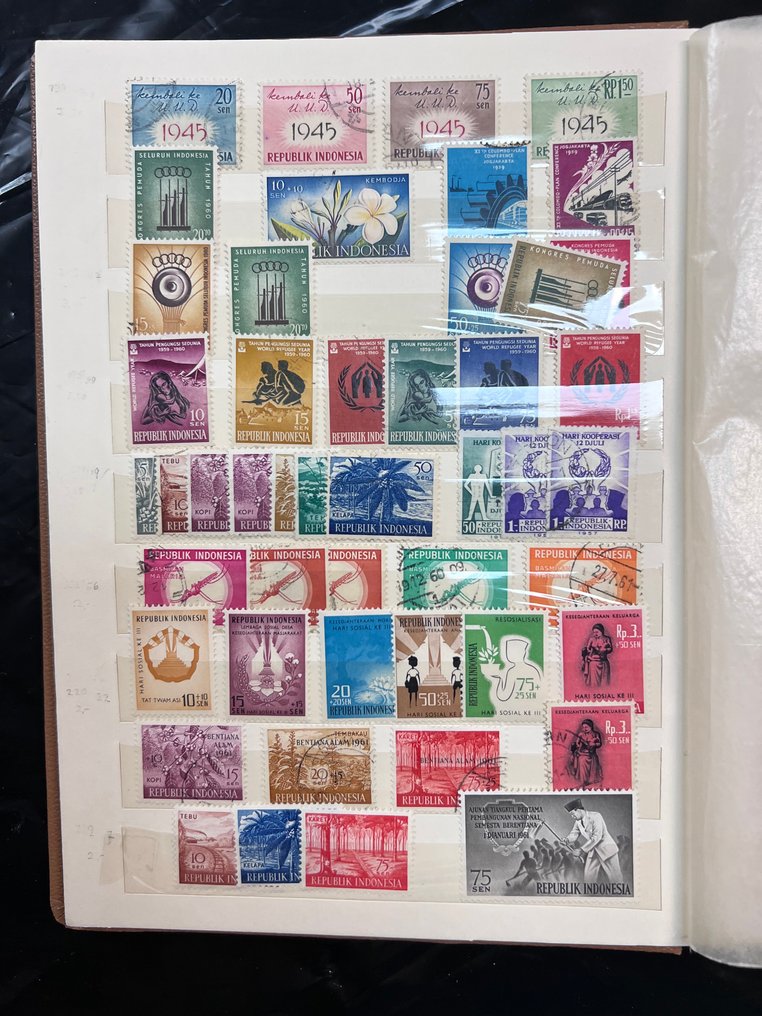 Lumea - Colecție și Uitzoeker în 2 albume Indonezia #4.3