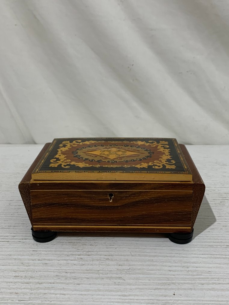 八音盒 - 意大利 - 1960-1970 - 钟琴配有内饰 #2.1