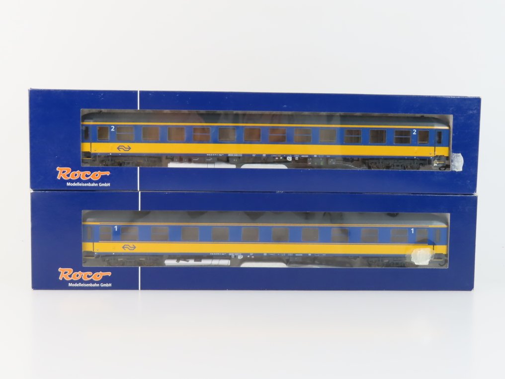 Roco H0 - 45141/45143 - Pienoisjunaradan matkustajavaunu (2) - 2x 4-istuttavat pikajunavaunut, ensimmäinen ja toinen luokka - NS #1.0