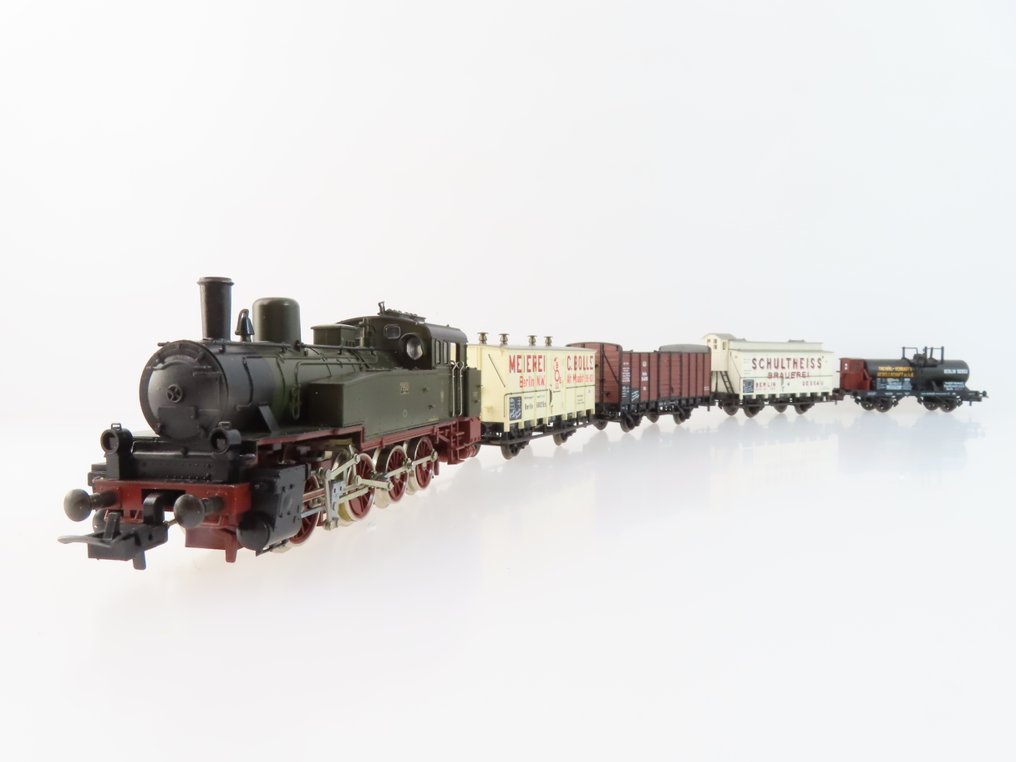 Trix International H0 - 21213 - Conjunto de comboios (1) - Conjunto de 5 peças com T13 e 4 vagões de carga. - KPEV #1.0