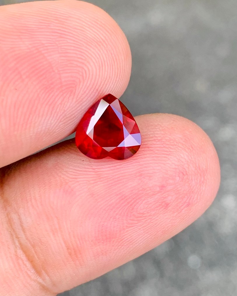 1 pcs  Κόκκινο Ρουμπίνι  - 3.07 ct - Gem research Swiss Lab (GRS) - Ζωνηκό κόκκινο φυσικό ρουμπί #1.0