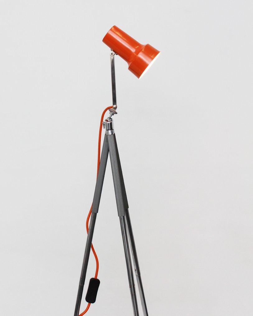 21neun - 21neun - Gulvlampe på trefod - Krom, Stål - Justérbar tripoddlampe #1.0