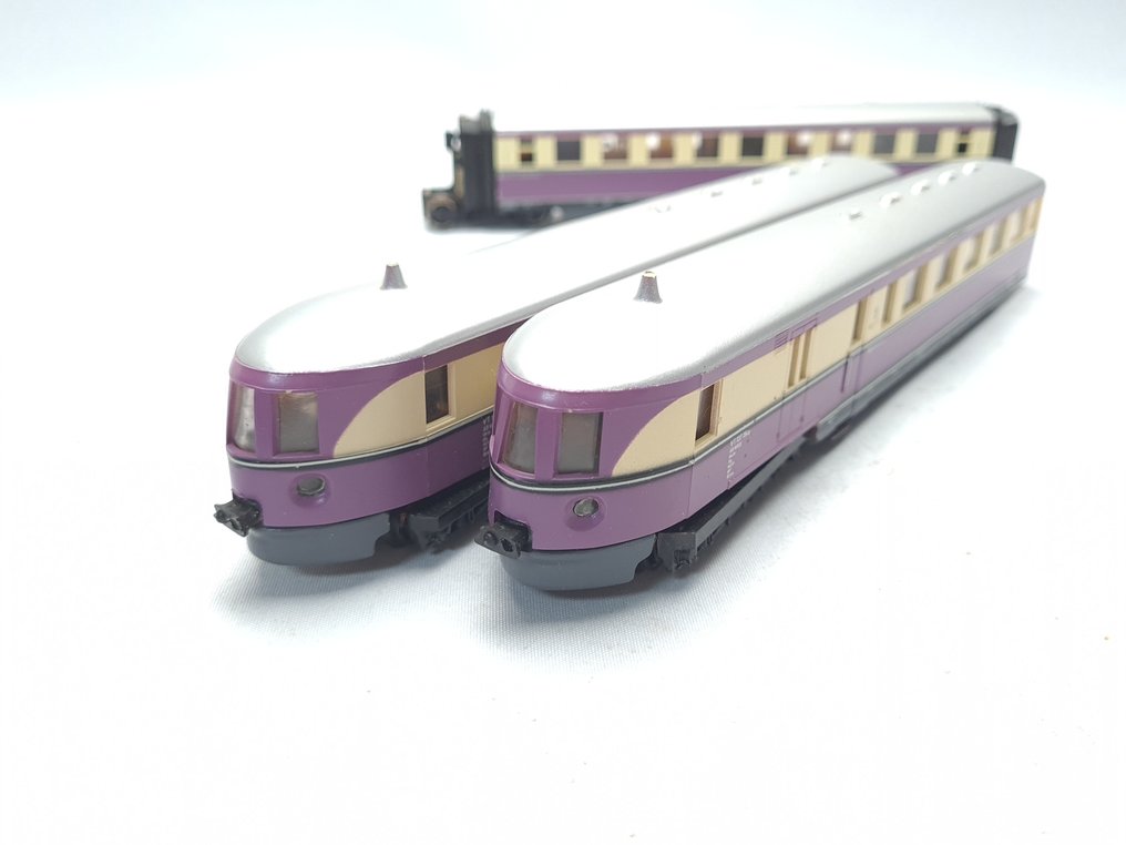 Piko H0 - Tågenhet (1) - 3-delad SVT 137 'Elfenbein' - DB #1.0