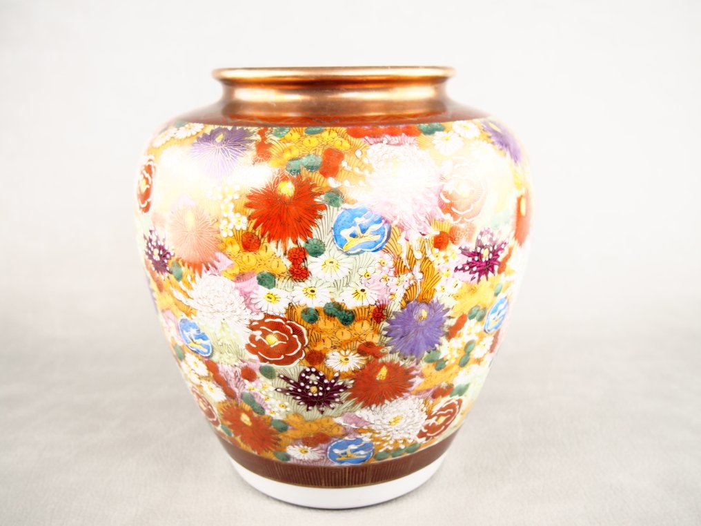 花瓶 - 瓷, 非常漂亮的花瓶，装满了小花。 - 日本 #1.0